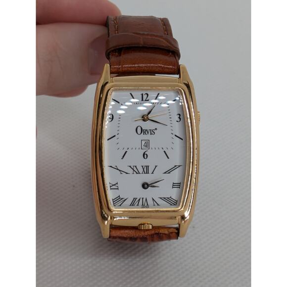 Orvis Accessories - Orvis Dual Time Watch 28mm Gold Tone Date Quick Set Leather with Fresh Battery